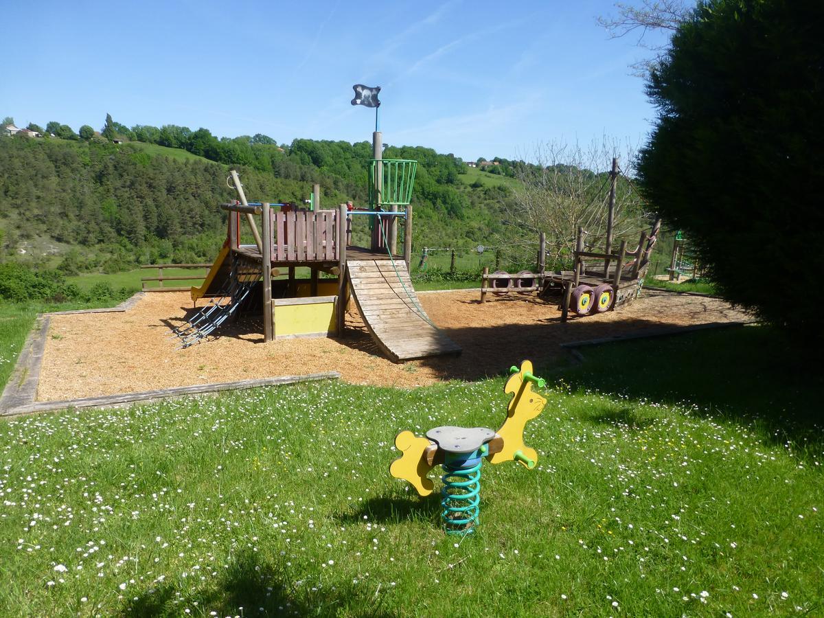 Rouffignac Saint-Cernin Camping Les Terrasses De Dordogne מראה חיצוני תמונה